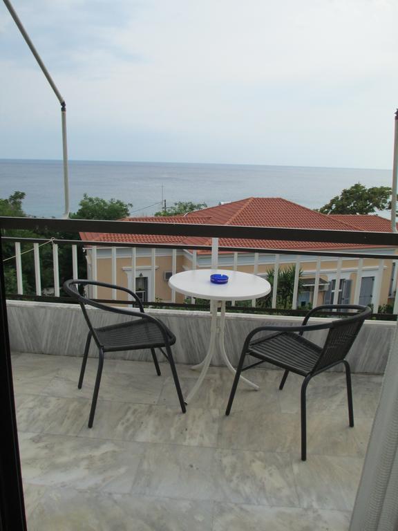 Hotel Nick House Plomari Zimmer foto