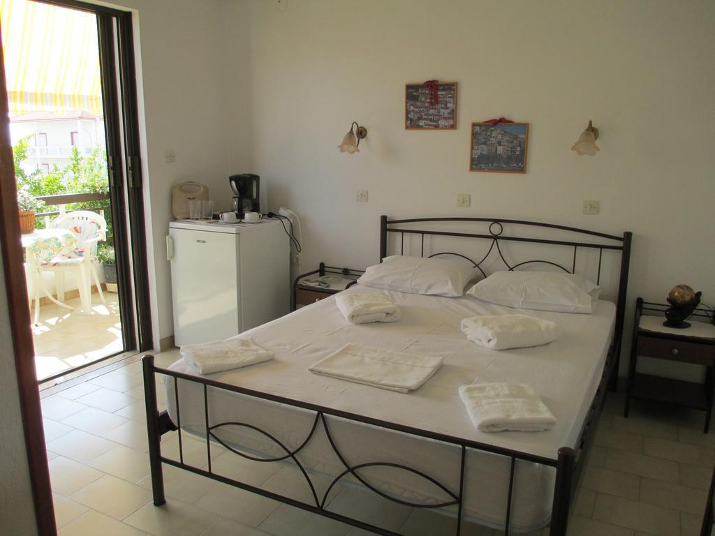 Hotel Nick House Plomari Exterior foto
